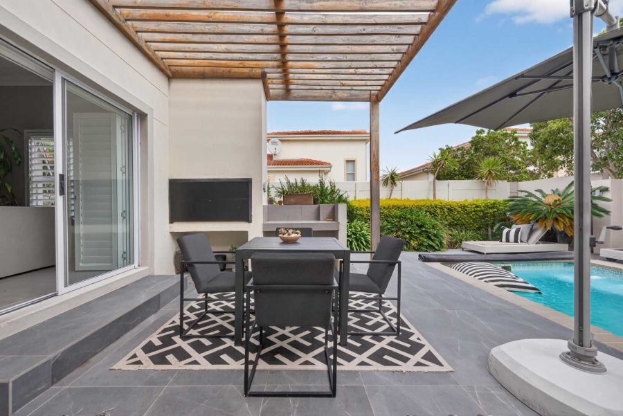 4 Bedroom Property for Sale in Parklands North Western Cape